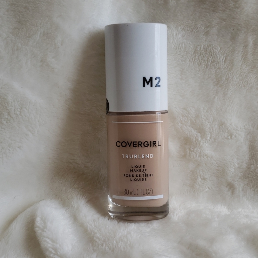 COVERGIRL TRUBLEND Liquid Makeup m2